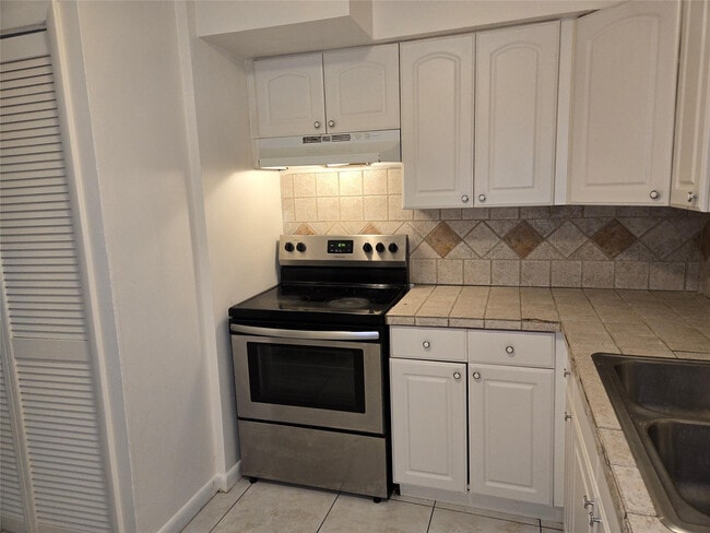 Foto del edificio - 1300 NW 61st Ave