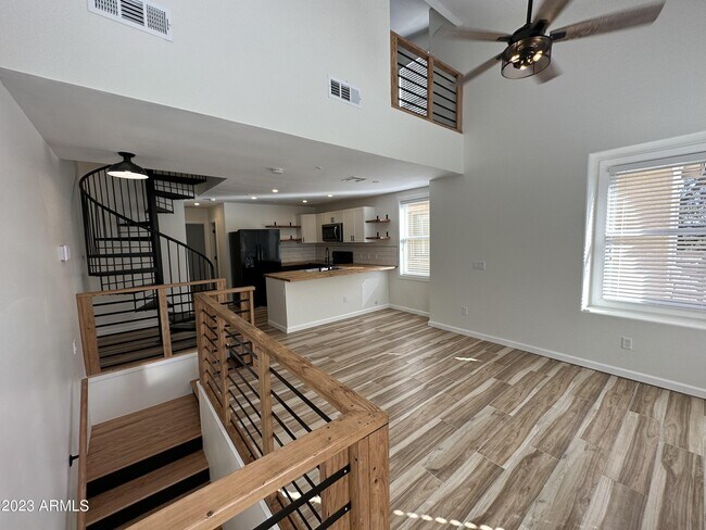 Building Photo - 1345 S Owl Dr