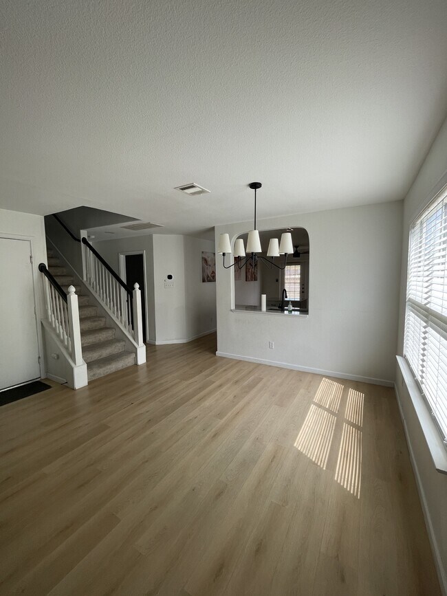 Foto del edificio - 6715 Gunlock Creek