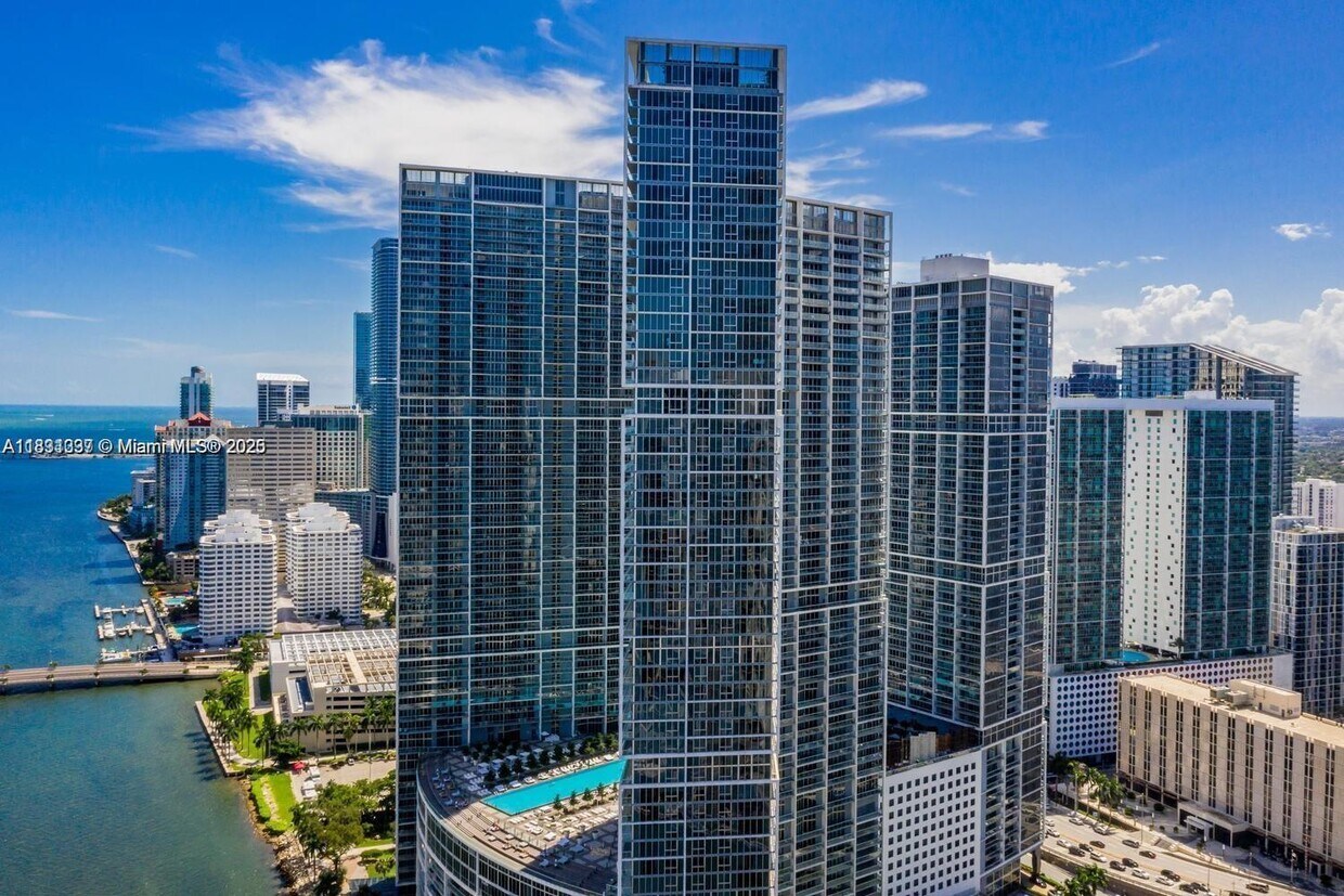 Primary Photo - 485 Brickell Ave