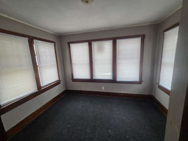 Foto del edificio - 651 W Wood St