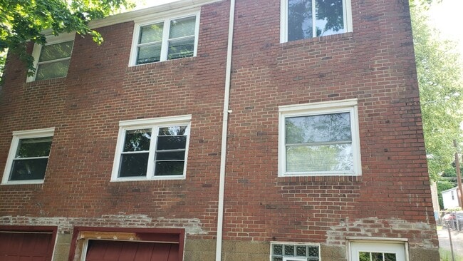 Building Photo - 1137 Woodbine St