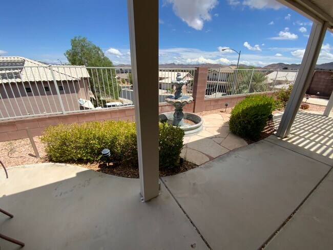 Building Photo - BEAUTIFUL VIEWS FROM THE COVERED PATIO