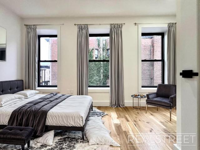 Building Photo - 3 bedroom in BROOKLYN NY 11216