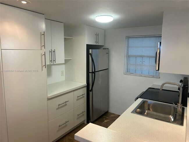 Foto del edificio - 1230 NE 139th St