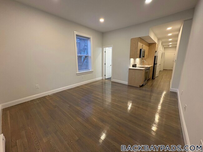 Foto del edificio - 529 Beacon St