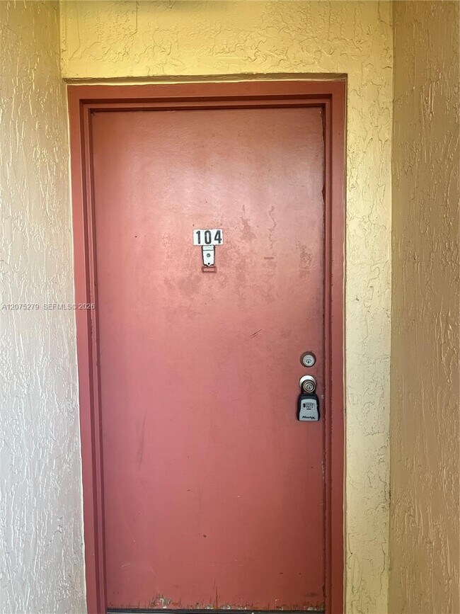Foto del edificio - 3252 Foxcroft Rd