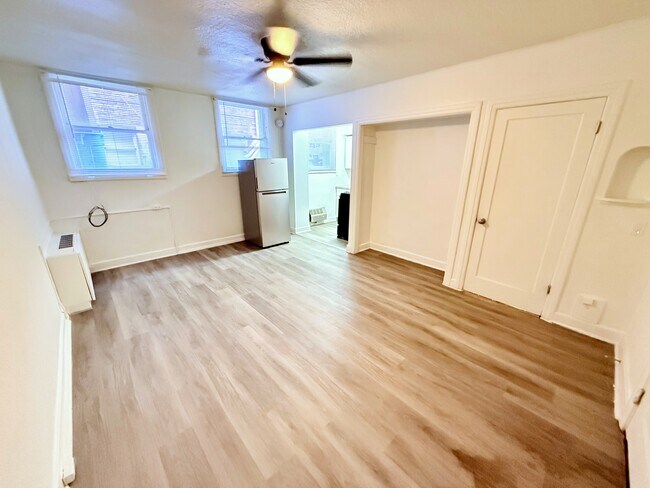 Building Photo - 130 S 300 E