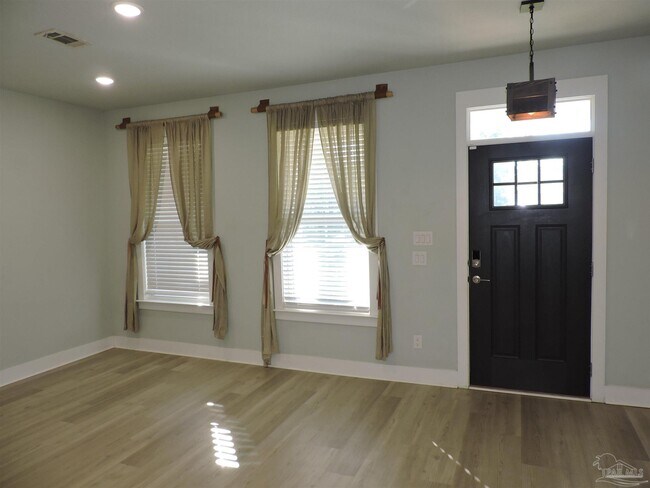 Foto del edificio - 1058 W Brainerd St