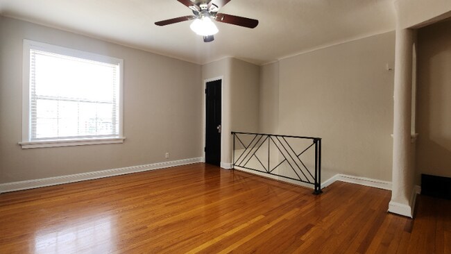 Foto del edificio - 6328 Sutherland Ave
