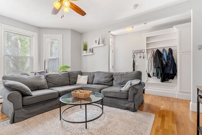 Foto del edificio - 642 E 8th St