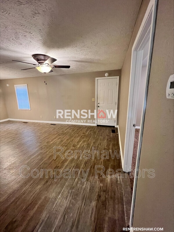 Building Photo - 100 Zula Ln