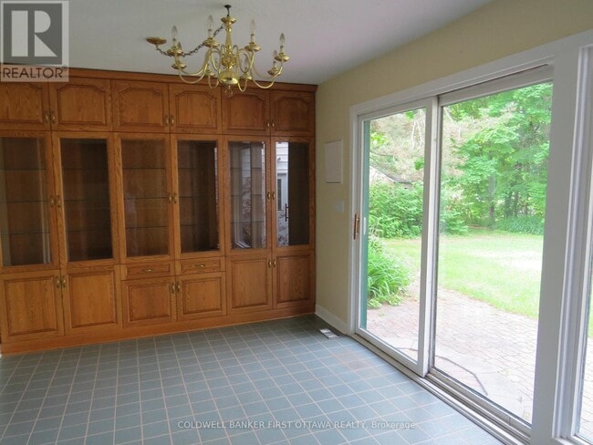 Building Photo - 2326 Scrivens Dr