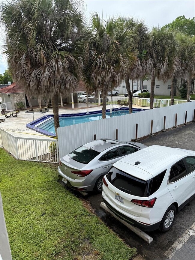 Foto del edificio - 13900 Lake Placid Ct