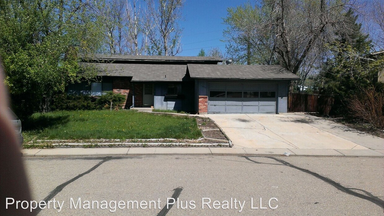 Foto principal - 5 br, 1.5 bath House - 1303 Doric Dr