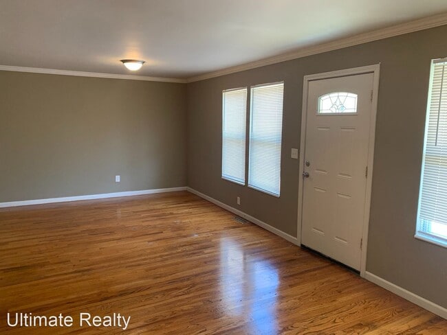 Building Photo - 3 br, 1.5 bath House - 3705 Woodman Dr