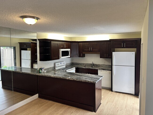 Foto del edificio - 705 7th Ct