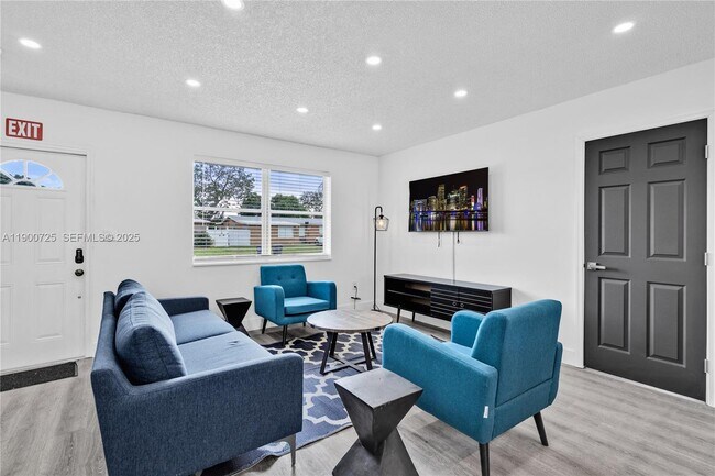 Foto del edificio - 7471 Hope St