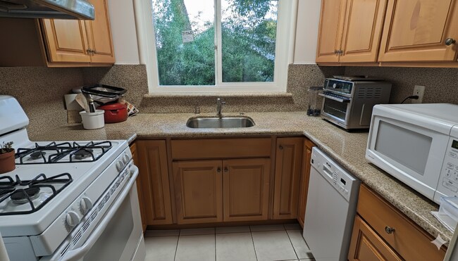 Foto del edificio - 2096 Yale St