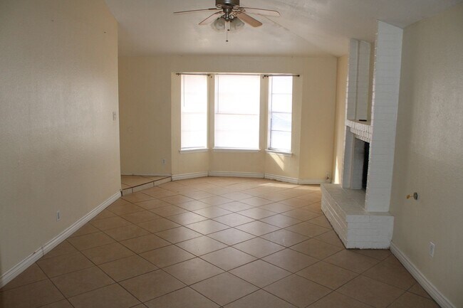 Foto del edificio - 5947 Deer Ave