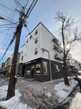 Building Photo - 136 Elm St