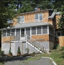 Building Photo - 29 Thompson Ln