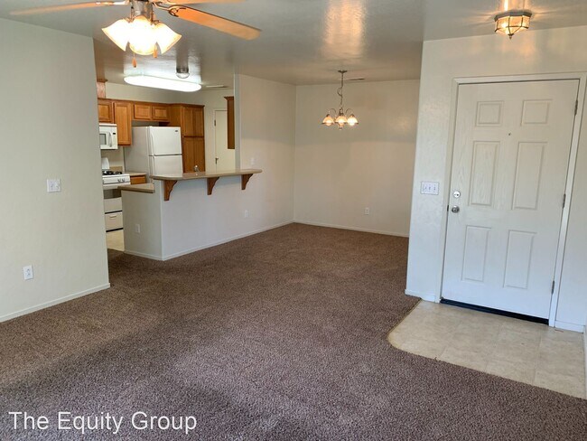 Building Photo - 1750-1858 Paseo Del Lago