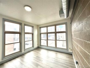 Building Photo - 1123 21st St