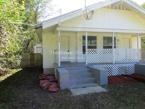 Building Photo - 3326 W 1st St