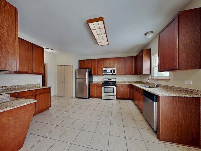 Building Photo - 322 Clarewood Cir