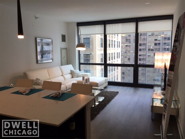 Foto del edificio - 77 E Lake St