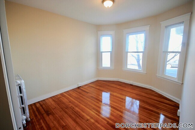 Foto del edificio - 139 E Cottage St