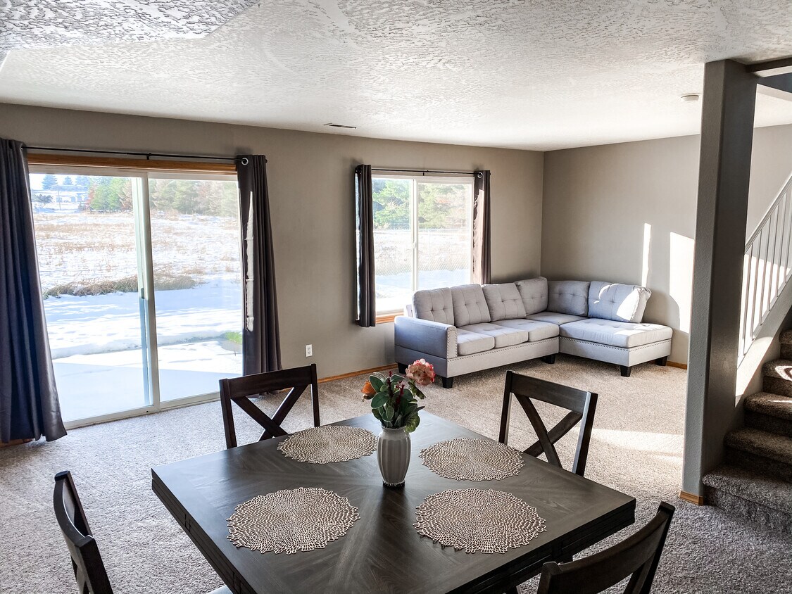Foto principal - 3210 Meadow Glen Ln