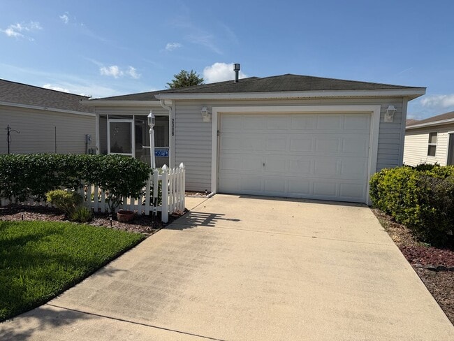 Building Photo - 2318 Oak Bend Pl