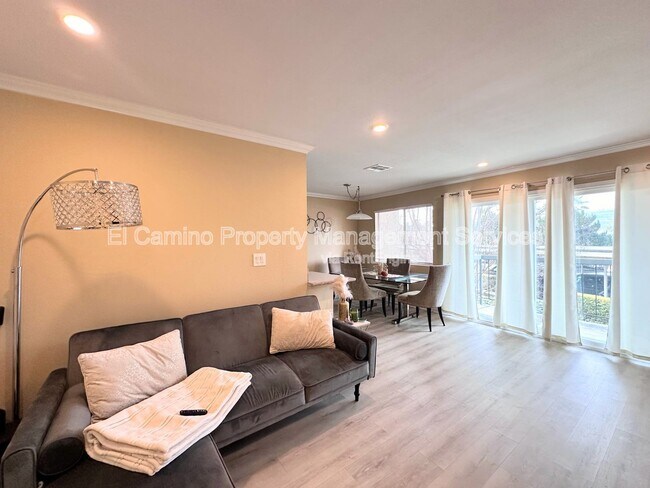 Foto del edificio - 2300 S Hacienda Blvd