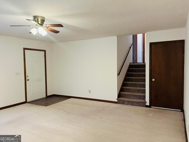 Foto del edificio - 524 Millard Farmer Rd