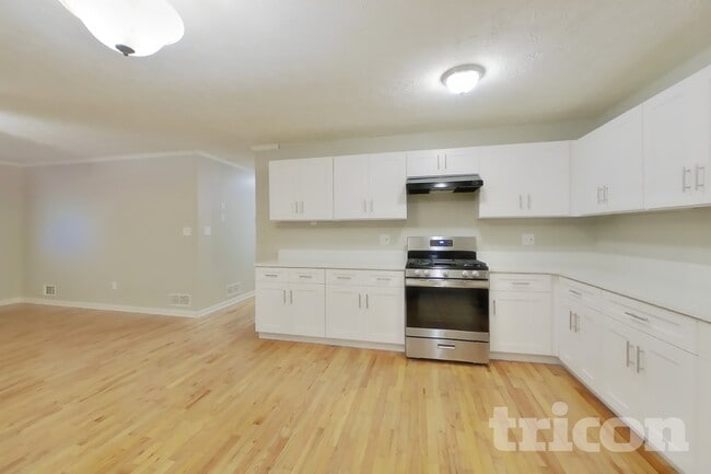 Building Photo - 110 Belair Trail