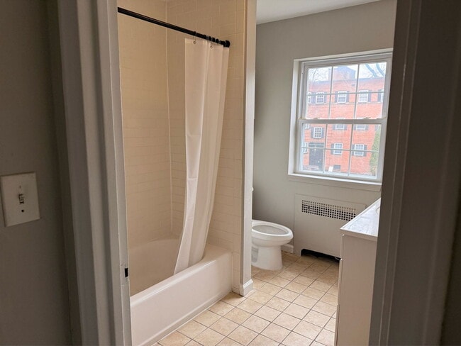 Building Photo - 41 Niles St