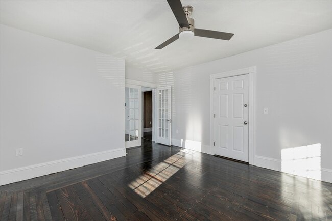 Building Photo - 6 Maple Ave