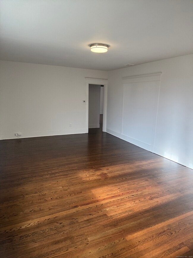 Building Photo - 155 Elm St