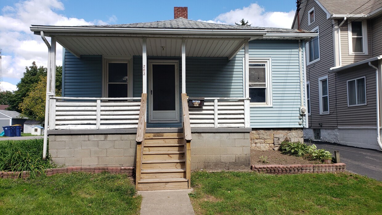 203 West Ave, Lockport, NY 14094 House Rental in Lockport, NY