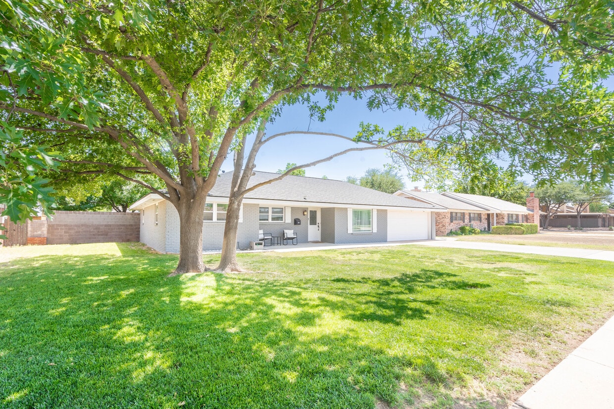 Primary Photo - 3411 Shell Ave