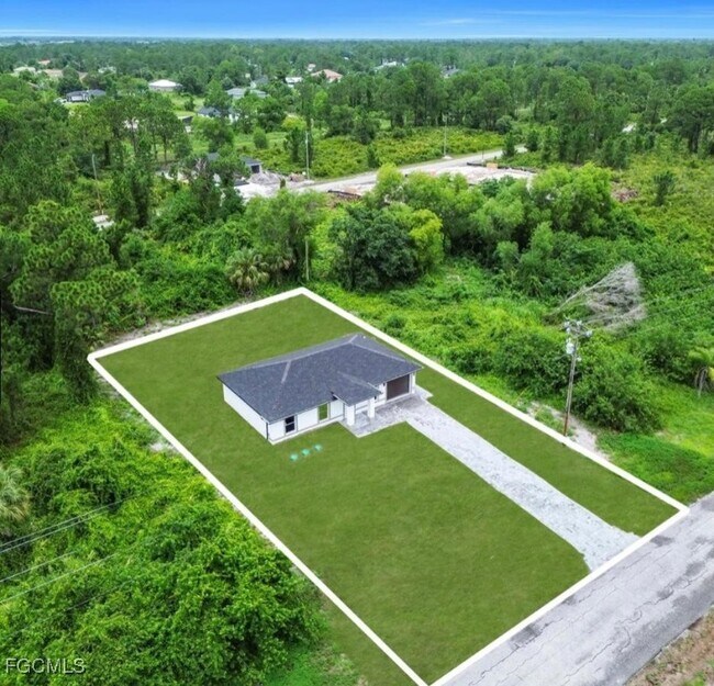 Foto del edificio - 382 McArthur Blvd