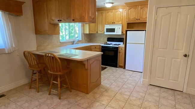 Photo - 10600 S 500 E (Sandy, UT) House
