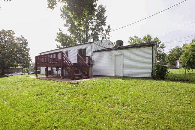 Building Photo - SPLIT LEVEL HOME FOR RENT!