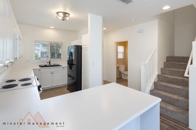 Building Photo - 91-1081-1081 Kaileolea Dr