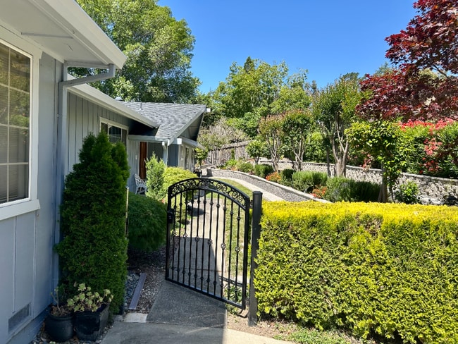 Photo - 1180 Sierra Vista Way House