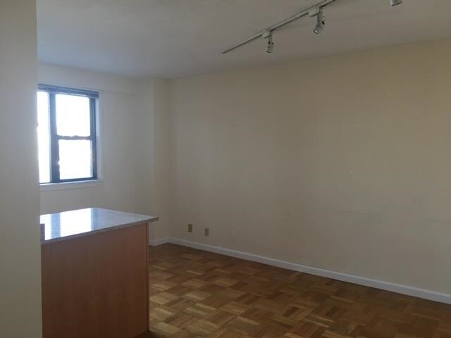 Foto del edificio - 6515 Boulevard E