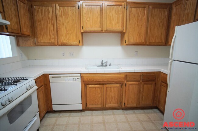 Foto del edificio - 548 Yellow Meadow Ct