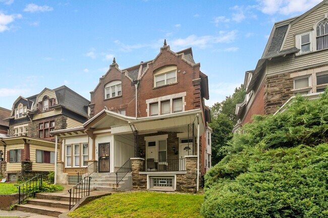 Foto del edificio - 127 E Durham St